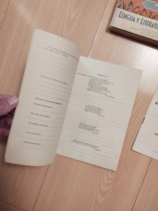 Libro antiguo de lengua y literatura.