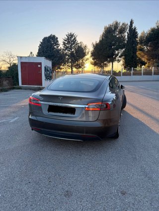 Tesla Model S P85D Performance AWD – 700 CV (2015)