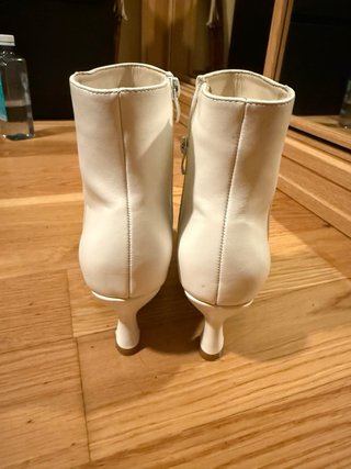 Botines blancos tacón fino n.39