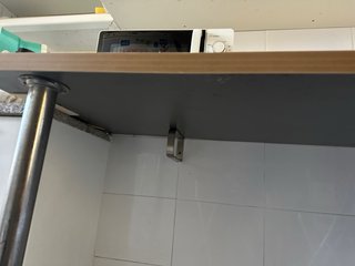 Mesa alta con 2 sillas plegables
