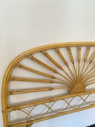 Cabecero de cama de mimbre y bambú