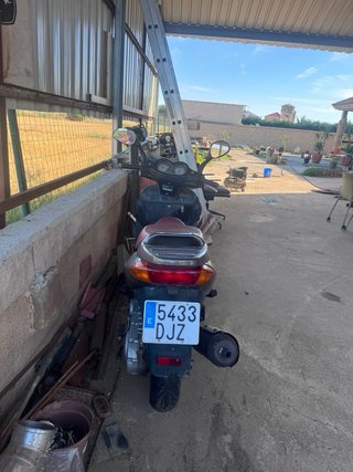 Daelim NS 125 DLX Moto Scooter