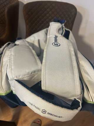 Paletero Bullpadel Grande Blanco