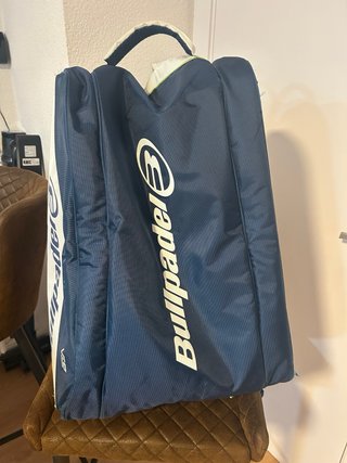 Paletero Bullpadel Grande Blanco