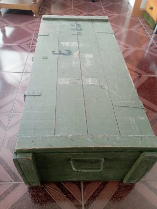 Baúl madera,sin envío.Medidas en las fotos.