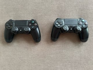 Pack PS4 Pro 1TB + 2 Mandos + Auriculares