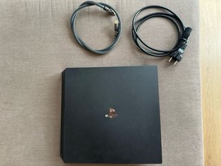 Pack PS4 Pro 1TB + 2 Mandos + Auriculares