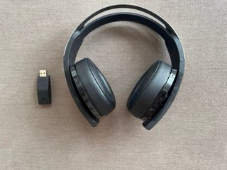 Pack PS4 Pro 1TB + 2 Mandos + Auriculares