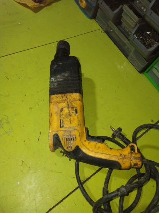 Taladro Percutor Dewalt Amarillo