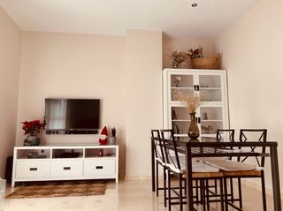 Elegante conjunto de forja y mimbre