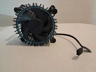 Ventilador Intel LGA 1700 con accesorios