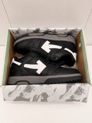 Sneakers Off-White Nere e Bianche