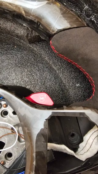 Volante BMW M Carbono Forjado LED
