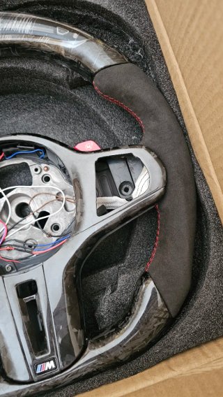 Volante BMW M Carbono Forjado LED