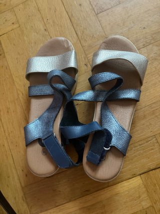 Sandalias doradas y azules talla 36