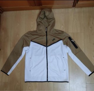 Conjunto Nike Tech Hombre Beige y Blanco