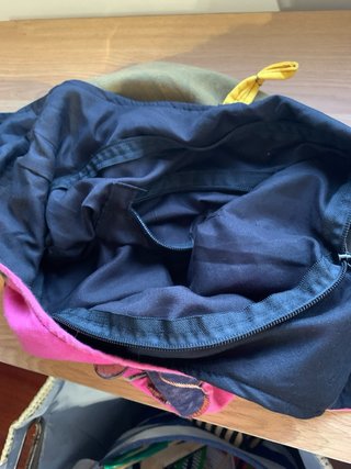 Bolso de tela multicolor con flores