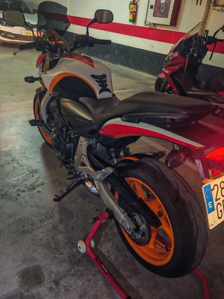 Honda CB600F Hornet Naked Moto