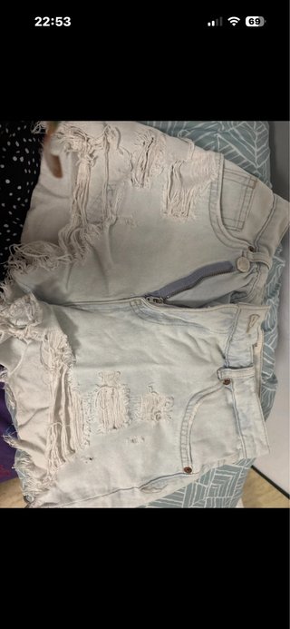 Pantalón vaquero desgastado