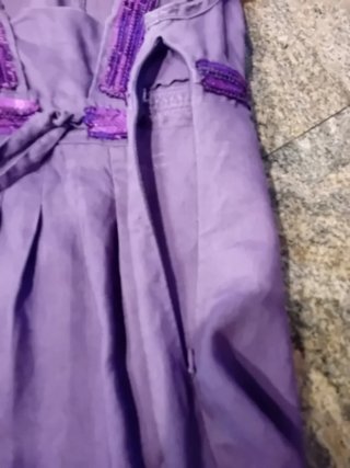 Vestito viola con paillettes