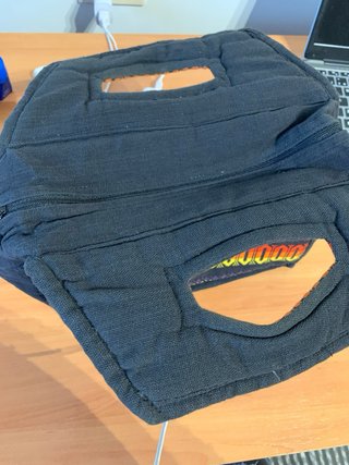 Bolso negro multicolor bordado andino de tela