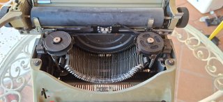 Máquina de escribir Hispano Olivetti Lexicon 80.