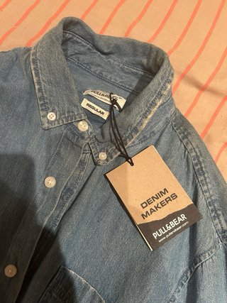 Camisa vaquera Pull&Bear salpicada - Talla M