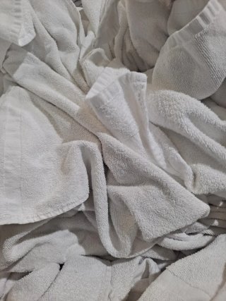 Biancheria da letto bianca in tessuto