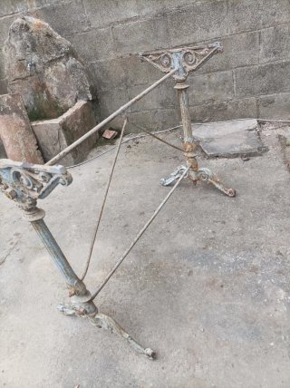 Pie de mesa de hierro forjado