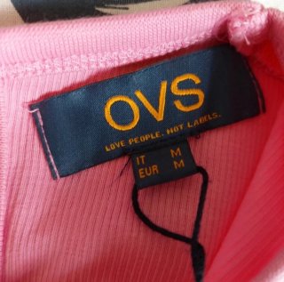 Abito rosa elasticizzato con apertura a goccia