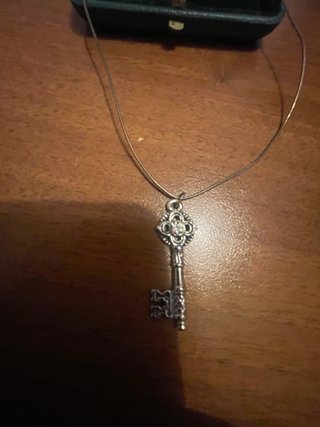 Collana in argento con ciondolo chiave