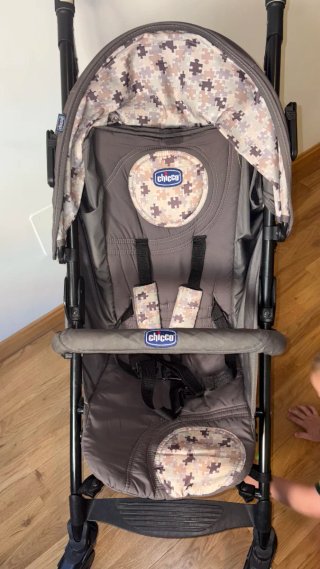 Silla de paseo Chicco casi nueva + plástico