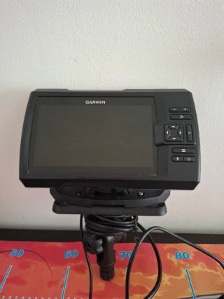 Garmin Striker 7CV con soportes y batería