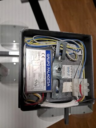 Lámpara moderna salón/dormitorio 50 euros cada 1.