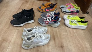 Varias zapatillas deporte vestir todas por 50e