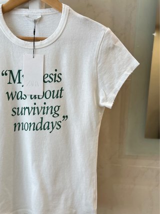 Camiseta Zara My thesis (Talla L pequeña para M)