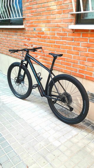 SPECIALIZED EPIC HARDTAIL FULL CARBON. Talla L