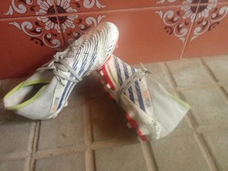 Botas de fútbol Predator del mundial talla 34
