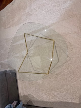 Mesa Centro GUBI Pedrera Cristal y Metal Dorado