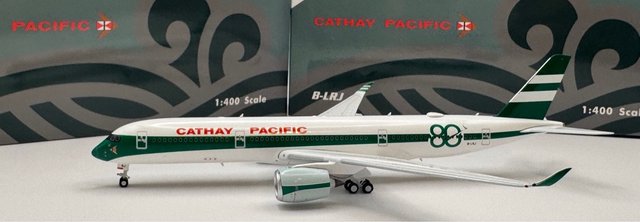 Maqueta Avión Cathay Pacific A350-900 B-LRJ 80th