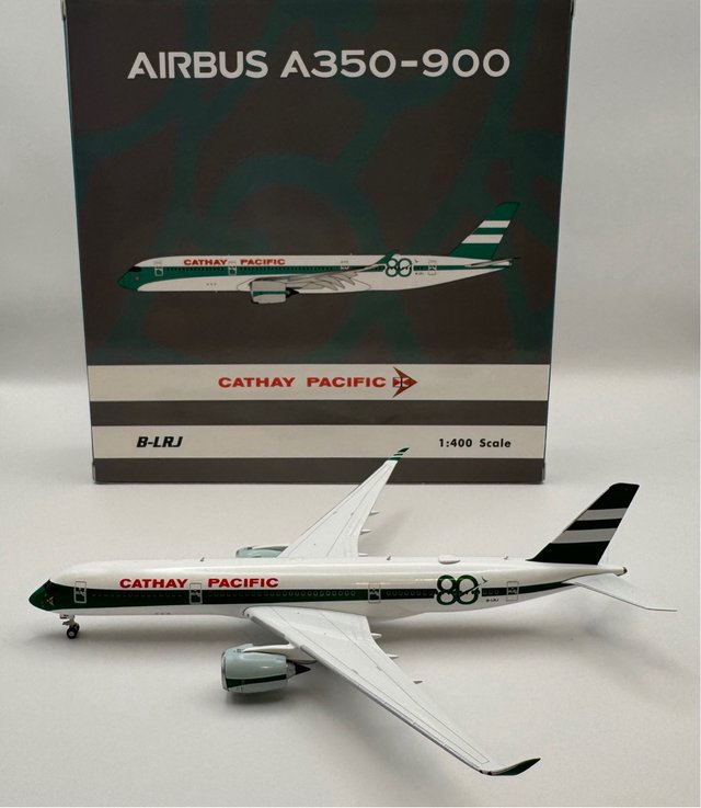 Maqueta Avión Cathay Pacific A350-900 B-LRJ 80th