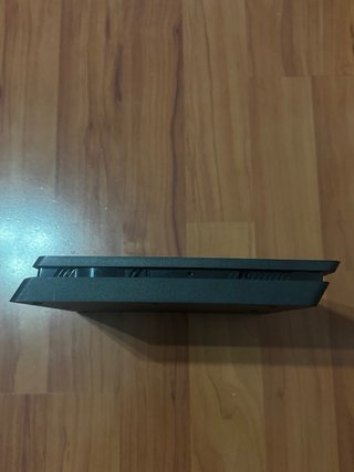 PS4 Slim 1TB + 2 mandos originales