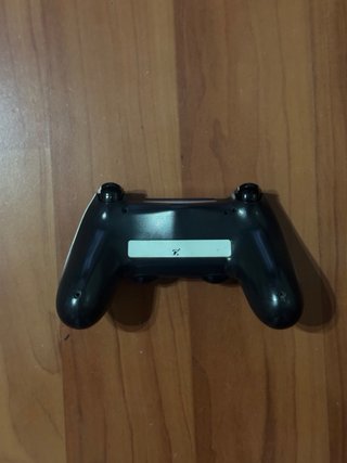 PS4 Slim 1TB + 2 mandos originales