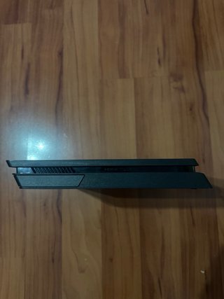 PS4 Slim 1TB + 2 mandos originales