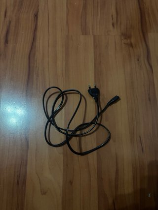 PS4 Slim 1TB + 2 mandos originales