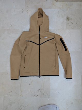 Nike Tech Fleece Mostaza