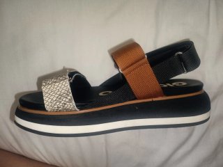 Sandalias Gioseppo Beige y Negro