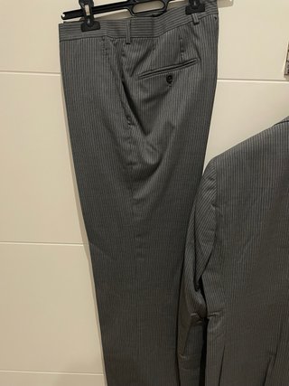 Traje gris de rayas Massimo Dutti