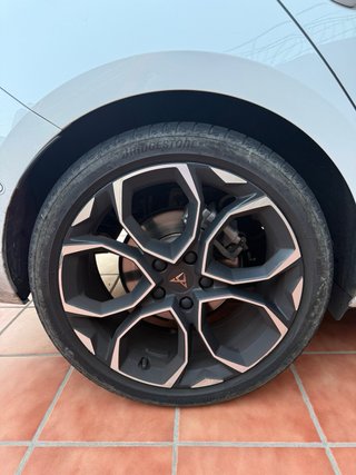 TRASPASO RENTING CON INCENTIVO! CUPRA Leon 2025