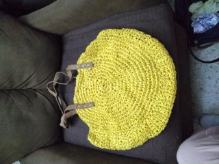 Bolso de verano redondo amarillo